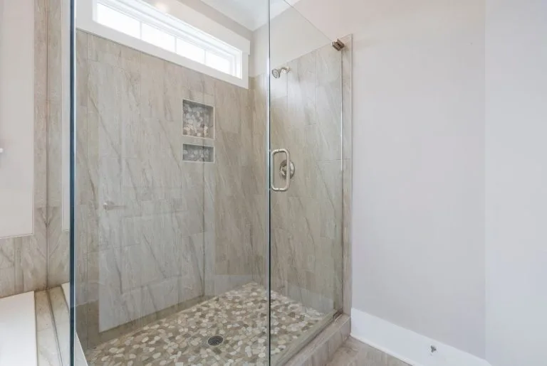 Douche italienne : dimensions, normes et conseils